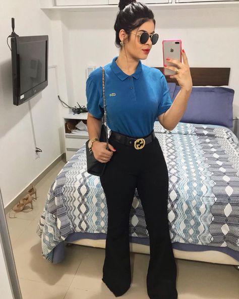 Polo Business Outfit Women, Styling Polo Shirts Women Work, Outfits Con Camisa Polo, Work Polo Shirt Outfit Women, Shirt And Jeans Women, Polo Shirt Outfit Women's, Summer Business Outfits, Stylish Business Outfits, Women Leggings Outfits