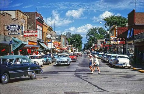 Week 9: New Towns #iiturbanism  The 1950s Main Street type is viable in low density. Now, like in back to the future, the urban center has shifted to different places. The centers are more car-centric. Main Street Small Town, 1950s Nostalgia, 1950s Life, 1950s America, Life In The 1950s, 1950s Cars, 1950s Photos, Old America, Small Towns Usa