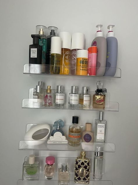 Lotion Organization, Perfume Organization, Body Hygiene, Dream Apartment Decor, Future Apartment Decor, Clean Girl Aesthetic, Shower Skin Care, Body Smells, Pinterest Room Decor