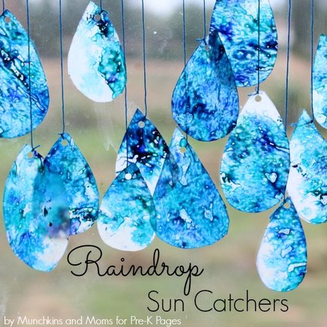 Preschool Winter Rain Fine Motor Art Activity Raindrop Crafts For Kids, Raindrop Suncatchers, Weather Preschool, Høstaktiviteter For Barn, Motor Art, Weather Crafts, April Crafts, Weather Theme, Easter Preschool