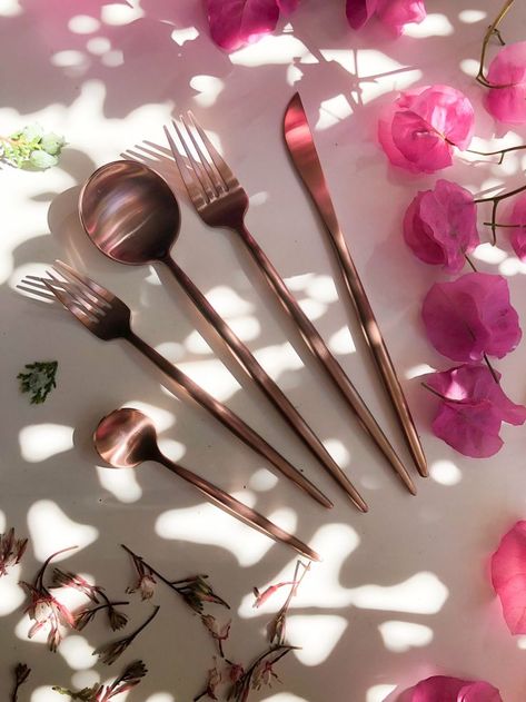 Rose gold cutlery set Rose Gold Cutlery Table Settings, Cutlery Photography, Rose Gold Cutlery, Gold Utensils, Gold Cutlery Set, Photography Composition, Gold Cutlery, Aesthetic Roses, Rose Gold Mirror