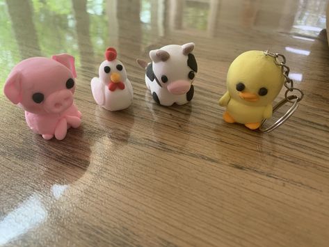 Small Modelling Clay Ideas, Mini Clay Ideas Animals, Clay Farm Animals, Cow Clay Sculpture, Modelling Clay Ideas, Cow Polymer Clay, Cow Clay, Polymer Clay Cow, Clay Friends