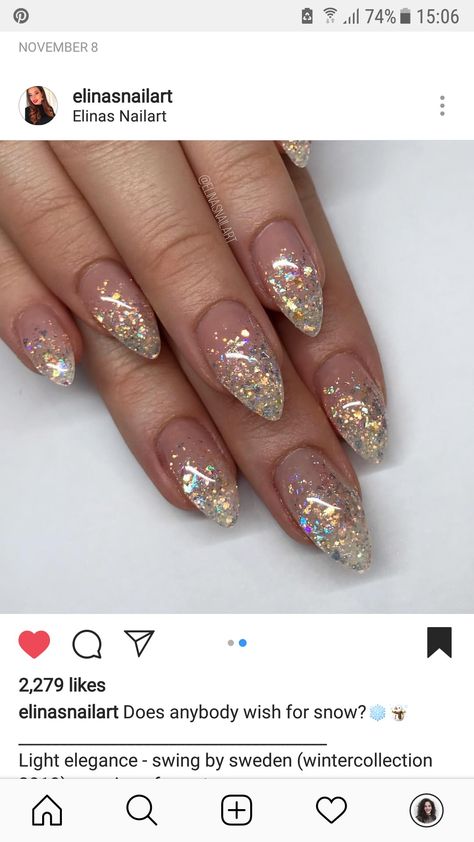 Neutral Nails Glitter Accent, Gold And Silver Sparkle Nails, Christmas Nails Sparkly Silver Glitter, Ombré Gold Glitter Nails, Silver And Gold Ombre Nails, Silver Gold Glitter Nails, Nye Nails Natural, Gold And Silver Glitter Nails, Sparkly Nye Nails