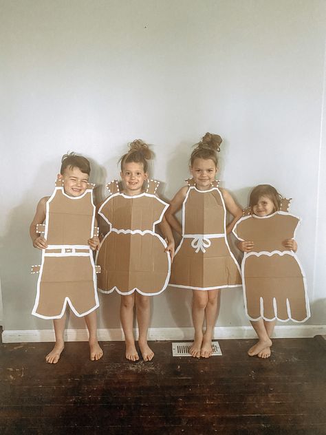 Paper Outfits Diy, Gift Costume Diy, Paper Clothes Craft, Fashion Crafts For Kids, Fashion Activities For Kids, Kids Fashion Show Ideas, Recycled Fashion For Kids, Cardboard Dress, Recycled Fashion Diy