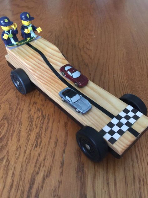 Derby Car Designs, Pinewood Derby Cars Templates, Cub Scout Crafts, Boy Scout Camping, Cub Scout Activities, Pinewood Derby Car, Diy Mommy, Derby Ideas, Derby Car