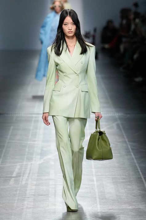 2025 Fashion, Model Lifestyle, Spring 2025, Milano Fashion Week, Ermanno Scervino, Interview Outfit, Runway Looks, Work Attire, Minimalist Outfit