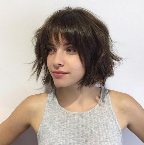 Short Messy Brunette Bob with Bangs Brunette Bob With Bangs, Short Hair And Bangs, Short Bobs With Bangs, Brunette Bob, Bob Hairstyles With Bangs, Wavy Bob Hairstyles, Bob Haircut With Bangs, Layered Bob Hairstyles, Very Short Hair