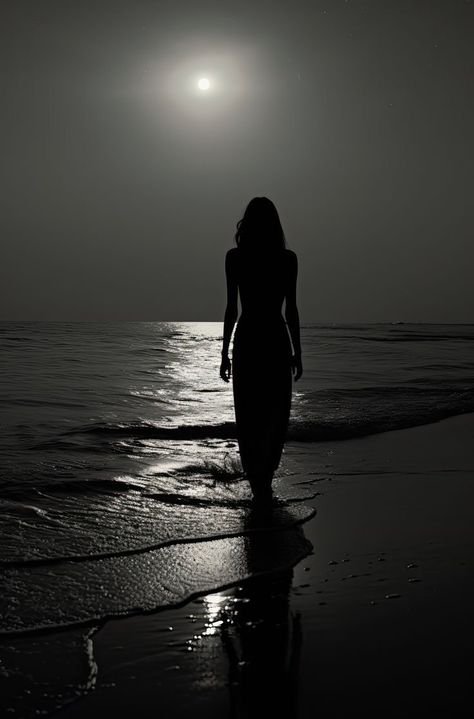 Full Moon Beach Photography, Ocean Woman Aesthetic, Black And White Woman Aesthetic, Beach Night Photography, Night Beach Photography, Night Swim Photoshoot, Gloomy Beach Photoshoot, Dark Beach Photoshoot, Beach Photoshoot Black Women