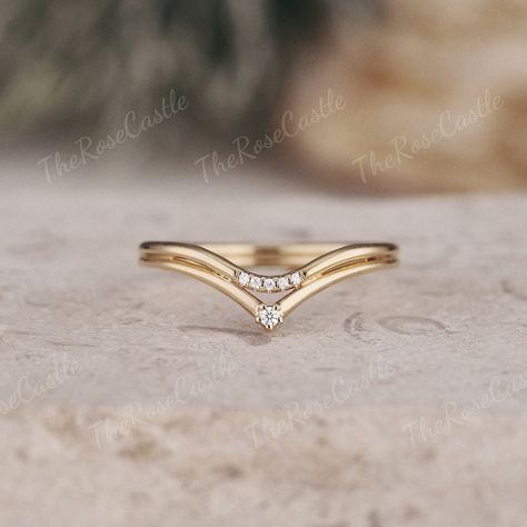 Unique Moissanite Wedding Band Vintage Gold Stacking Ring Curved Wedding band Minimalist Diamond Ring Custom Ring Personalized Gift For Her ITEM DETAILS ●Available in yellow, white or rose solid 10k, 14k or 18k gold. This ring can be made in Platinum. ❀❀Wedding band stone: Moissanite / Diamond Shape: Round Weight: about 0.04ct Band width around 1.6mm Visit my shop for more jewelry: https://www.etsy.com/shop/TheRoseCastle if you would like to customize your unique ring, you may contact us about your ideas and pictures. Hope I could get the chance to create fabulous rings for you! ❀Production ---- This ring is handmade and very good quality! Please allow 2-4 weeks for production. It can be made to any ring size.  ❀Engraving service We accept the engraving order, leave a note when placing an Cradle Wedding Bands, Rose Gold Wedding Ring Stack, Wedding Band For Round Diamond, Engagement Etiquette, Wedding Ring Enhancers, Minimalist Diamond Rings, Wedding Band Vintage, Gold Stacking Ring, Ring Enhancer