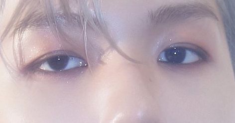 Eye For Drawing, Baekhyun Eyes, City Lights Baekhyun, Baekhyun Aesthetic, Exo Baekhyun, Byun Baekhyun, The Glow, Shiny Silver, City Lights