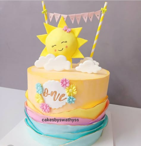 Sunshine Theme Cake! Sunshine And Rainbows Birthday Cake, Sunshine Themed Cake, Sun Cakes Birthday, One In The Sun Cake, Sunshine Cake Birthday, You Are My Sunshine Cake, Sunshine Cake Ideas, Sun Cake Birthday, Sunshine Theme Cake