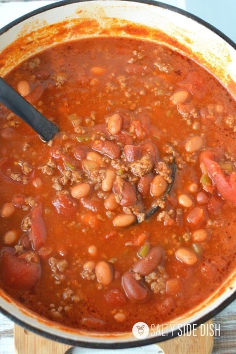 Wendy's Copycat Chili Recipe | Easy Chili Recipe that everyone will love. BEST copycat recipe without going to Wendy's #copycatchili #wendys #copycatrecipe #recipe #soup #stew #chili #winterstew #wintersoups Wendy’s Copycat Chili Crockpot Sauce, Copycat Chili, Easy Chili Recipe Crockpot, Beef Cabbage Soup, Wendy's Chili, Wendys Chili Recipe, Homemade Chili Recipe, Recipe Copycat, Chili Beans