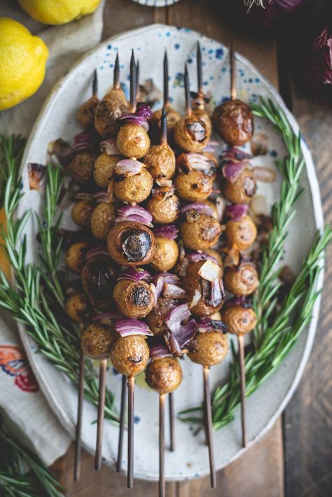 Bbq Skewers Recipes, Potato Skewers, Skewer Potato Recipes, Grilled Potato Skewers, Bbq Vegetable Skewers, Sausage Skewers Grill, Grilled Mushrooms Skewers, Grilled Cauliflower In Foil, Veggie Skewers