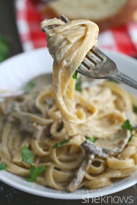 Meatless Monday: Tagliatelle in decadent porcini mushroom cream sauce – SheKnows Mushroom Cream Sauce Pasta, Butternut Pasta, Noddle Recipes, Mushroom Pasta Sauce, Mushroom Cream Sauce, Porcini Mushroom, Cream Sauce Pasta, Mushroom Recipes Pasta, Tagliatelle Pasta