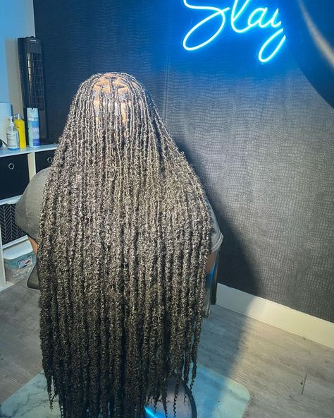 Island Locs Black Women, Island Soft Locs, Island Locs With Curls, Bonita Locs, Island Locs, Distressed Faux Locs, Soft Locks, Black Locs, Distressed Locs