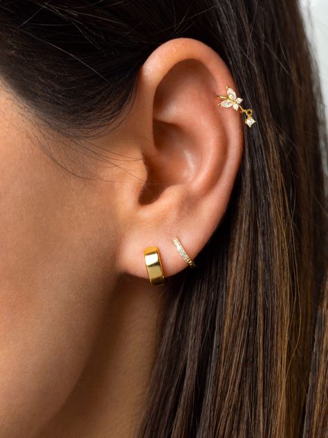 Three Ear Piercings, Piercing Lobe, Minimalist Ear Piercings, Second Ear Piercing, Second Hole Earrings, Tiny Gold Earrings, Dainty Gold Earrings, Double Earrings, Huggie Earrings Silver