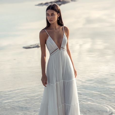 Inbar Freiman Liz Bridal Boutique, Be My Valentine, Bridal Gowns, Pure Products, Boutique, Wedding Dress, My Style, Dresses