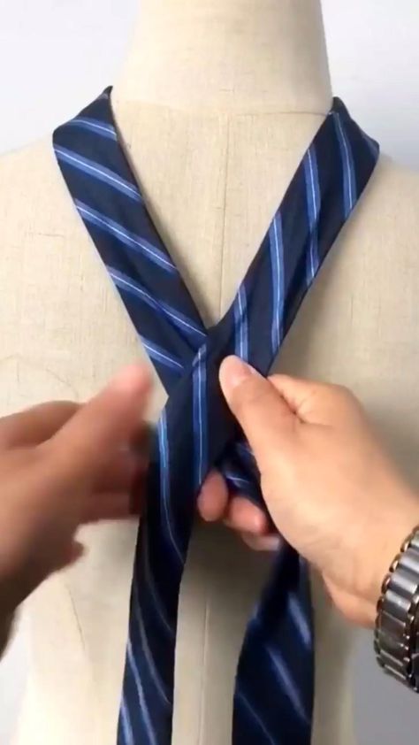 5min · 1 serving

 

Video instruction for an easy and convenient way to tie a tie
 • https://diymp.site/ Best Tie Knot, Necktie Quilts, Tie A Tie Easy, Cool Tie Knots, Tie Knots Men, Simpul Dasi, Tie A Necktie, Dapper Gentleman Style, Crewel Embroidery Patterns