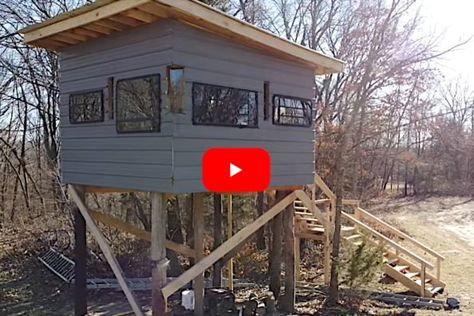 Tree House Hunting Blind, Deer Stand Interior Ideas, Gravity Wagon Deer Blind, Hunting Blind Interior Ideas, Deer Blinds Ideas, Shooting House Ideas Hunting, Hunting Blind Windows, Hunting Blind Ideas, Deer Blind Ideas