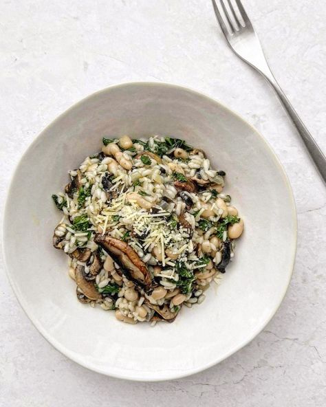 Mushroom, Kale & White Bean Risotto (Vegetarian) - Nourish & Tempt White Bean Risotto, Risotto Vegetarian, Bean Risotto, Kale White Bean, Mushroom Kale, Vegetarian Risotto, Best Risotto, Cannellini Bean, Sauteed Kale