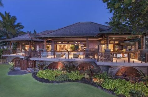 Hawaii Mansion, Hawaii Real Estate, Hawaiian Homes, Beachfront Home, Kona Hawaii, Asian Architecture, Hawaii Homes, Kailua Kona, Luxury Estate