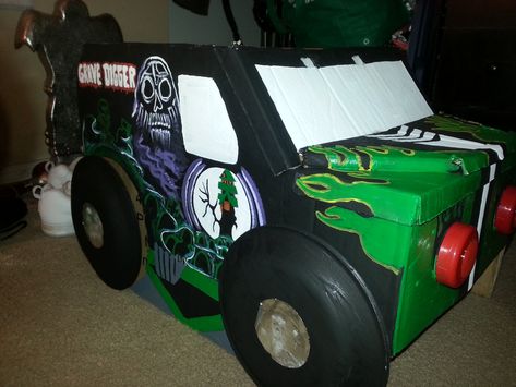 Monster Truck Box Car, Monster Truck Halloween Costume, Monster Truck Valentine Box, Monster Truck Costume, Truck Halloween Costume, Digger Costume, Kindy 500, Truck Costume, Cardboard Cars