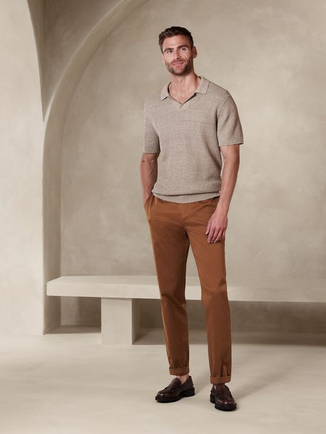 Tailored.  Performance.  Rapid Movement Chinos are built for everyday, designed to do more thanks to a high-stretch fabric that looks sophisticated, resist wrinkles, and is equally sturdy and soft.  High-Stretch, Wrinkle-Resistant.  Athletic Tapered Fit: Designed for those who like more room through the seat and thigh.  Mid rise, tapered leg.  13. 5" leg opening.  In-Conversion Cotton: Banana Republic has made a commitment to source in-conversion and organic cotton from a co-op of 1,500 farmers Business Casual Outfits, Office Fashion, Chinos Men Outfit, Mens Business Casual Outfits, Man Office, Mens Chinos, Business Casual Men, Mens Casual Outfits, Bottom Clothes