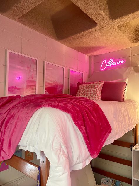 Hot Pink And Gold Room, Hot Pink Dorm Room Ideas, Lsu Dorm Room Ideas, Hot Pink Dorm, Hot Pink Dorm Room, Hot Pink Room Ideas, Pink And Gold Dorm Room, Dorm Room Pink, Pink And White Dorm Room