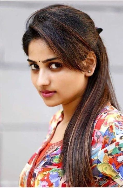 RACHITA RAM Rachitha Ram, Rachita Ram, Spicy Images, Bollywood Hairstyles, Blonde Beauty, Indian Beauty Saree, India Beauty, Desi Beauty