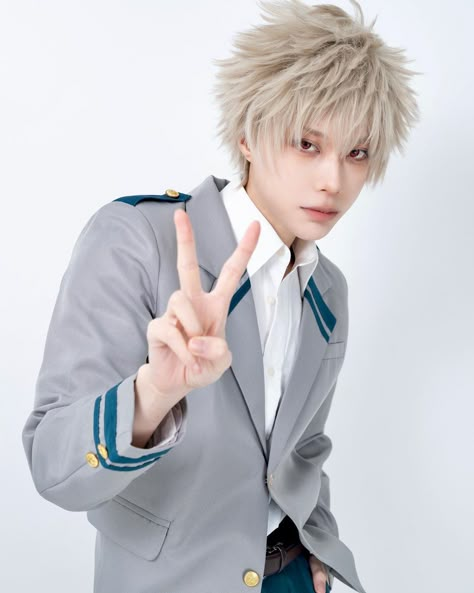 Bakugo Cosplayer, Katsuki Bakugou Cosplay, Cosplay Duos, Bakugo Cosplay, Bakugou Cosplay, Bakugo Katsuki Fanart Cute, Mha Cosplay, Japanese Animated Movies, Mha Art