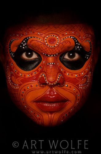 Theyyam Face, Dance Of India, Kerala Mural Painting, Indian Dance, Kerala India, Indian Art Paintings, We Are The World, World Cultures, Mural Painting