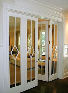 Lots of ideas for upgrading your closet doors! Pintu Interior, Closet Door Makeover, Mirror Closet Doors, Interior Design Per La Casa, Closet Door, Door Makeover, Design Del Prodotto, Diy Door, Closet Bedroom