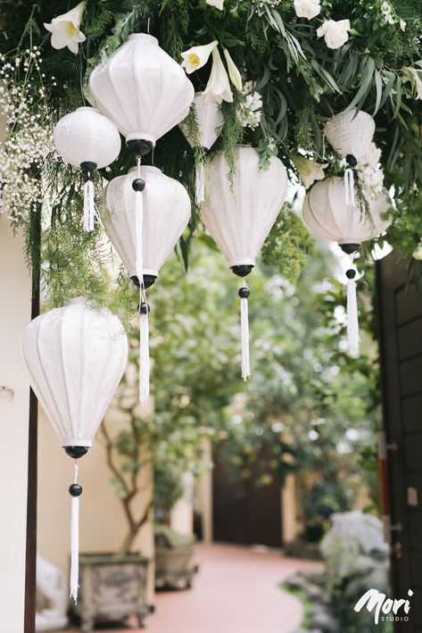 Our couple chose to celebrate their wedding ceremony at home. Therefore, we thought it was an idea to decorate their "welcome-door" with those lantern style. We hope that those lanterns will always be shine and guide for our couple in a new journey. Japanese Wedding Theme, Hanging Lanterns Wedding, Lantern For Wedding, Silk Lanterns, Vietnam Wedding, White Wedding Decorations, Lamp Lantern, Vietnamese Wedding, Living Room Lamp