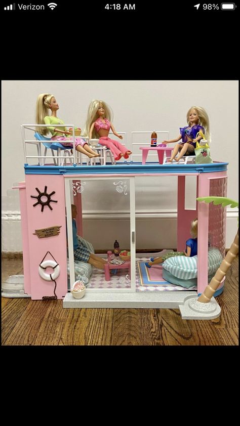 Barbie Cruise Ship, Barbie Doll House Furniture, Toy Barbie, Barbie Hacks, How To Make Doll, Barbie House Furniture, Barbie Beach, 1980s Barbie, Dollhouse Rooms