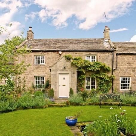 Yorkshire Farmhouse, Stone Cottage Porch, Yorkshire Cottage, Stone Porch Ideas, Georgian Cottage, Stone Cottage Exterior, Cottages England, Front Porch Stone, Cottages Uk