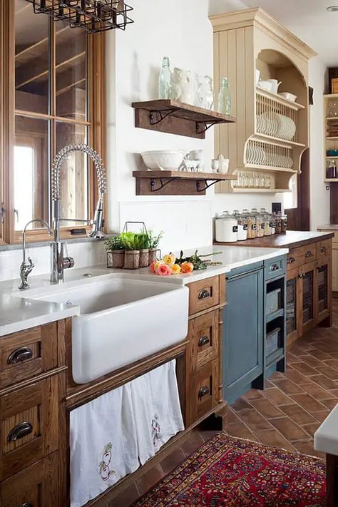 Dapur Rustic, French Cabinet, Model Dapur, Kitchen Luxury, Kabinet Dapur, Kitchen Sink Design, Rustic Kitchen Cabinets, Farmhouse Kitchen Cabinets, Kitchen Cabinet Styles