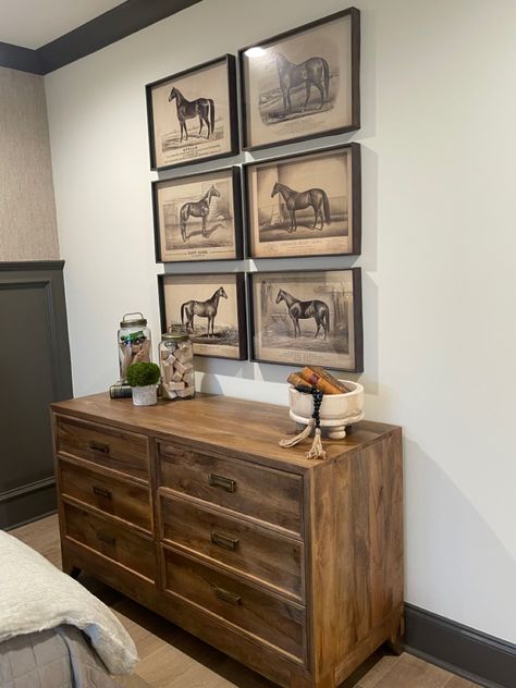 Horse Themed Living Room, Horse Farm Decor, Farmhouse Horse Decor, Equestrian Living Room, Equestrian Room Ideas Bedrooms, Equestrian Room Decor, French Western Decor, Equestrian Kitchen, Equine Decor Interior Design