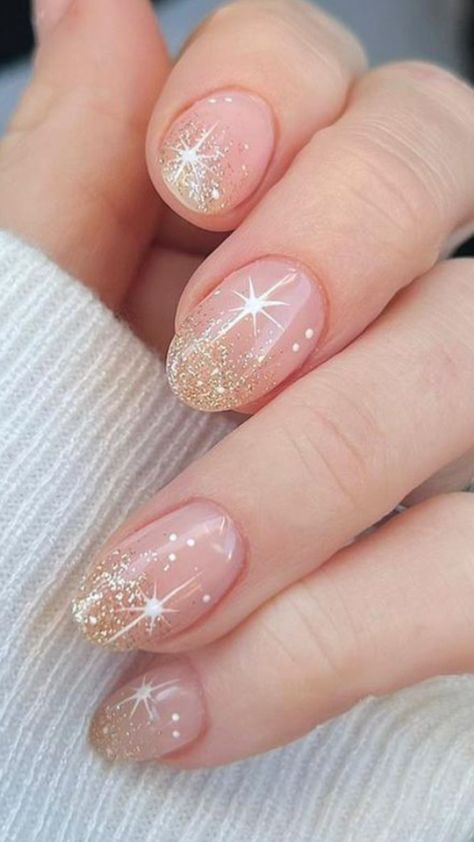 New Years Nails Short Almond, Acrylic Nail Designs New Years Almond, New Year Eve Dip Nails, Year End Nails, Nail Art Designs For New Years, New Year Biab Nails, Festive New Years Nails, New Year’s Eve Nails Gold, Christmas Into New Years Nails