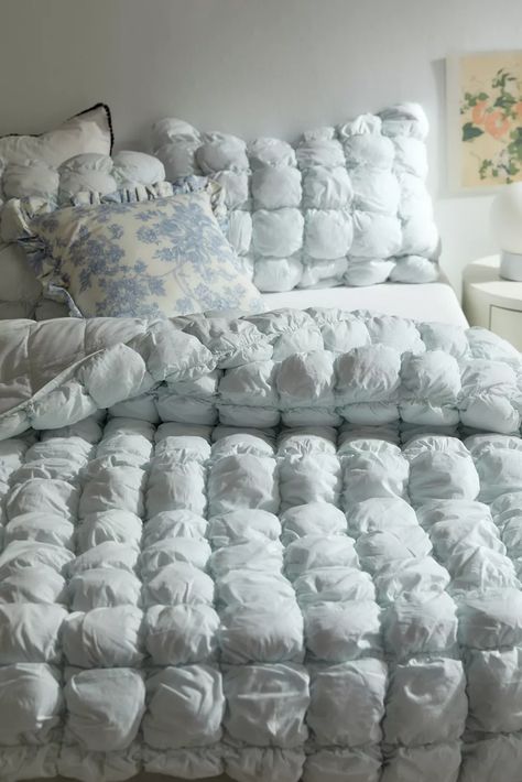 Marshmallow Puff Comforter | Urban Outfitters Puff Comforter, Rental Bedroom, Urban Outfitters Bedding, Dorm Room Bedding, Puff Quilt, Uo Home, Twin Xl Bedding, College Dorm Rooms, Bed Blanket