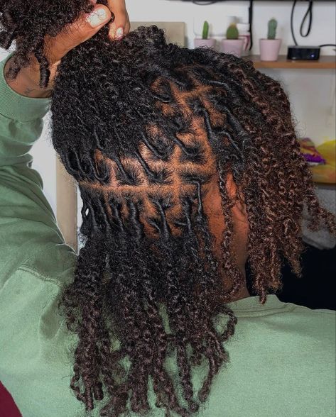 Small Loc Grid Pattern, Start Locs With Two Strand Twist, 2 Strand Twists Locs, 2 Strand Starter Locs Black Women, Starter 2 Strand Twist Locs, Starter Locs With Two Strand Twist, Small Two Strand Twist Starter Locs, Starter Locs With Curly Ends, Two Strand Starter Locs