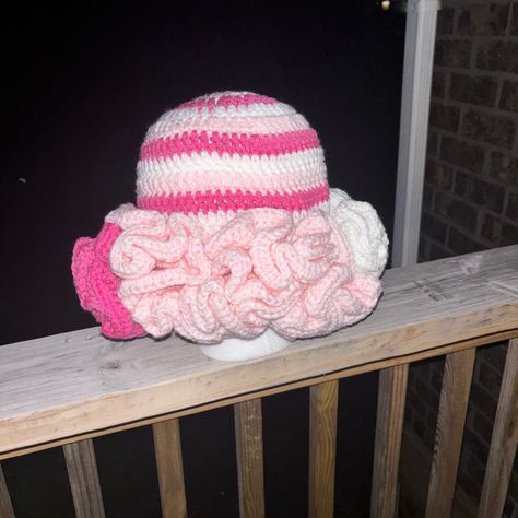 Handmade Crochet Ruffle Hat In White, Light Pink, And Dark Pink. Crochet Hats For Women, Beanie Ideas, Crochet Loom, Crochet Ruffle Hat, Ruffle Hat, Crochet Pink, Crocheting Ideas, Beginner Crochet Tutorial, Crochet Edging Patterns