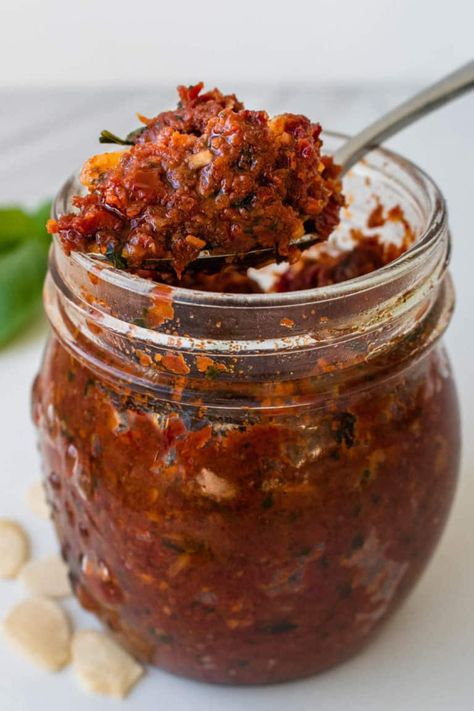 Pesto With Walnuts Recipes, Tomato Pesto Sauce, Make Sun Dried Tomatoes, Sun Dried Tomato Pesto, Sundried Tomato Pesto, Paleo Appetizers, Italian Diet, Dried Peppers, Homemade Condiments