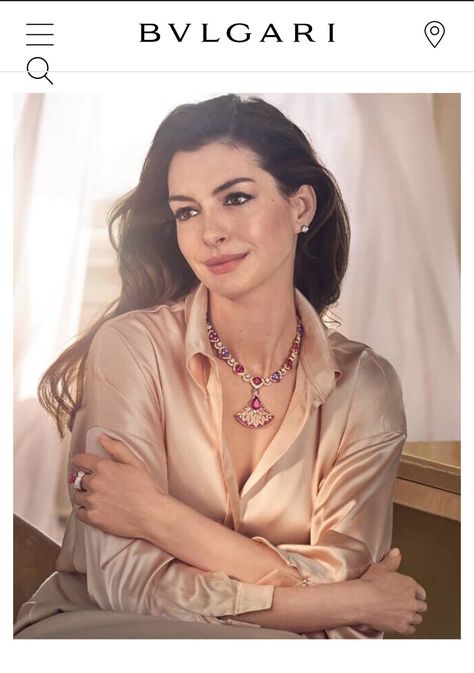 Anne hathaway bvlgari Bvlgari Divas Dream, Painting Famous, Jewelry Photography Styling, 12 November, Most Beautiful People, Pretty Females, Anne Hathaway, Modest Fashion Outfits, Woman Painting