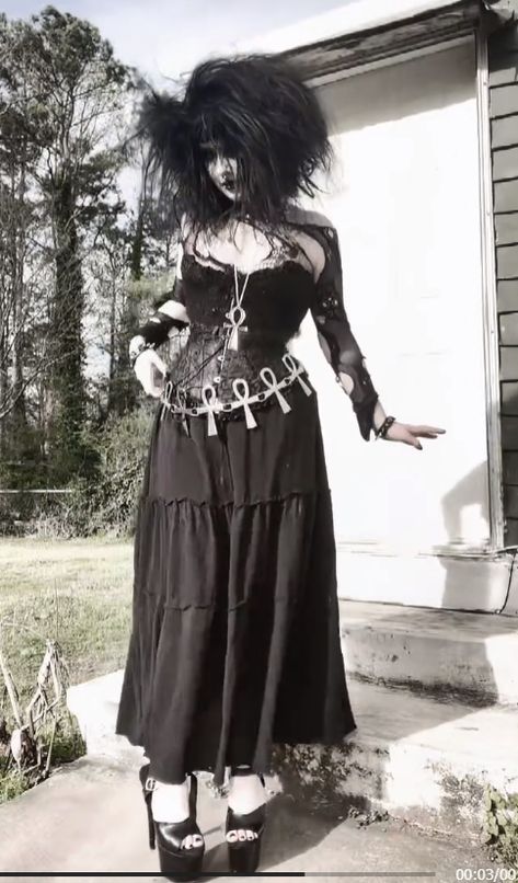 Classical Gothic Fashion, Gothic Fashion Women Goth Style, Trad Goth Outfits Women, Trad Goth Outfits Aesthetic, 1980s Trad Goth, Trad Gothic Outfits, Gothic Bitmoji Outfits, Trad Goth 90s, Goth Girls In The 90s