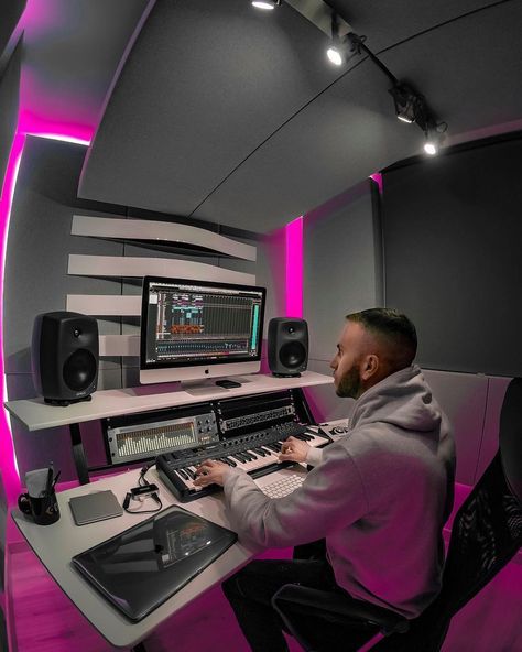 🏠 HOME STUDIOS 🏠 on Instagram: “@leonardocarioti ・・・ Cooking Something New 🎚🎵 . . . . #studiorecording #Dj #DjProducer #PioneerDj #MusicStudio #Trailer #NewMusic…” Home Music Studio Ideas, Studio Room Ideas, Home Recording Studio Setup, Recording Studio Setup, Computer Chairs, Home Studio Ideas, Home Music Rooms, Audio Studio, Recording Studio Design