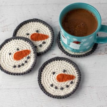 Snowman Coasters, Crochet Conversion Chart, Coasters Pattern, Crochet Lovey, Crochet With Cotton Yarn, Crochet Snowman, Confection Au Crochet, Crochet Coaster Pattern, Crochet Abbreviations