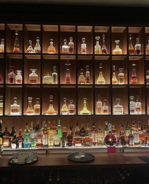 #homebar #happyhour #barideas #cocktails #mixology #homeentertaining #drinkrecipe #barcart #diybar #homehappyhour Glass Liquor Shelves, Bourbon Storage, Whisky Room, Bar Lounge Room, Hangout Space, Home Bar Ideas, Bourbon Room, Bar Counter Design, Whiskey Room