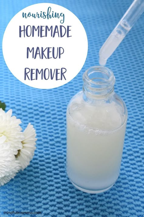 Makeup Remover Recipe, Homemade Makeup Remover, Wholehearted Living, Diy Makeup Remover, Natural Makeup Remover, Homemade Makeup, Diy Beauty Products, Diy Beauty Recipes, Toxic Free