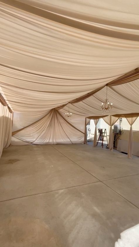 Champagne Draping Wedding, Draped Room Wedding, Tent Drapery Wedding, Backyard Draping Ideas, Tent Hanging Decor, Wedding Tent Drapery, Canopy Draping Party, Canopy Party Decorations, Tent Ceiling Draping