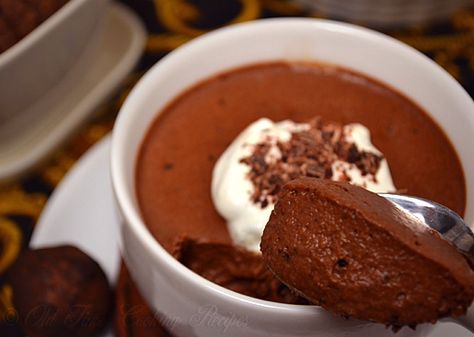 Pumpkin Chocolate Mousse, 1 Cup Pumpkin Puree, Kitchen Nostalgia, Dark Chocolate Mousse, Pumpkin Mousse, Creamy Desserts, Whipping Cream, Dessert Dishes, Pumpkin Chocolate